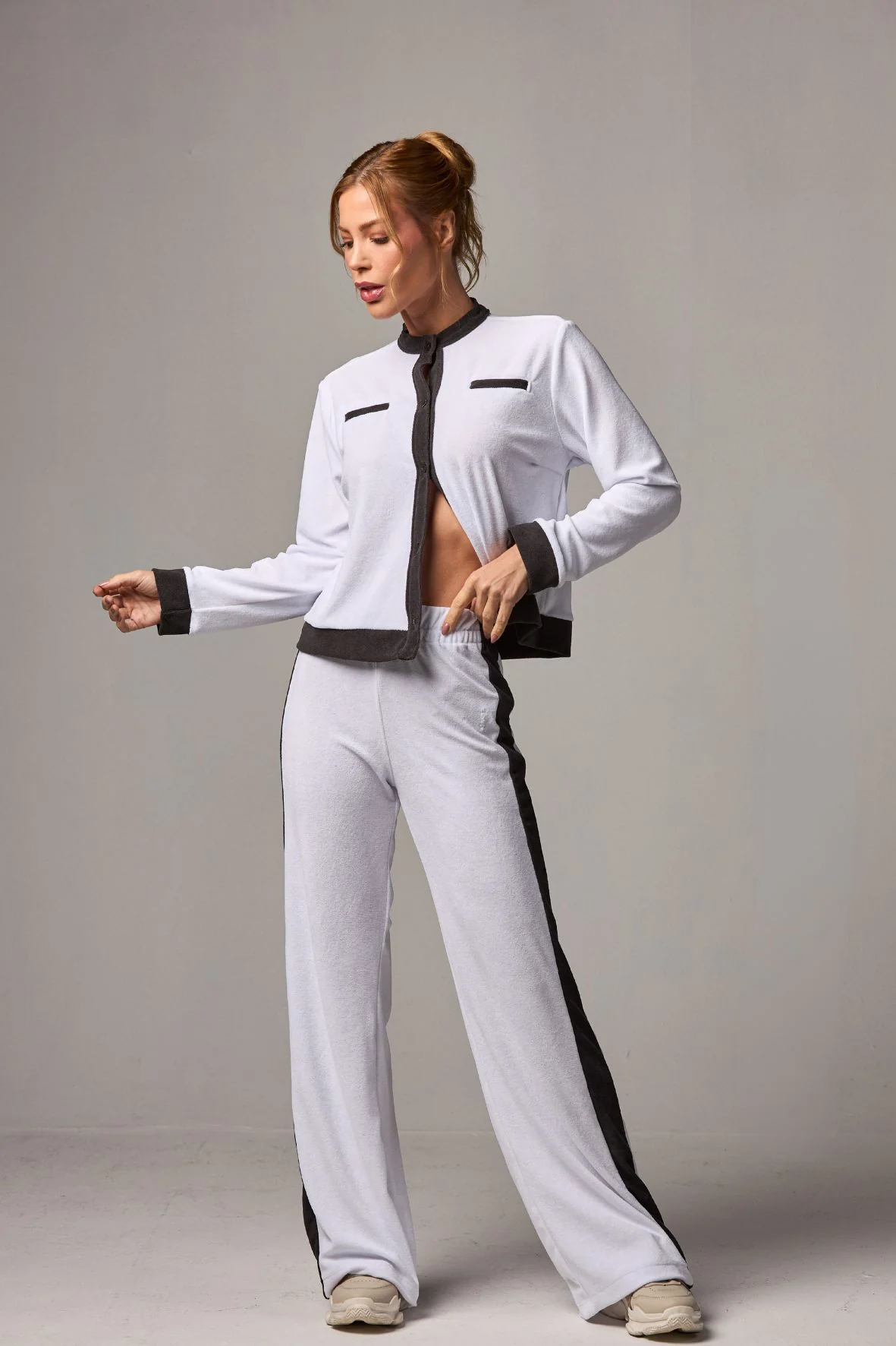 Calça Wide Leg Cozy White&Black - Image 4