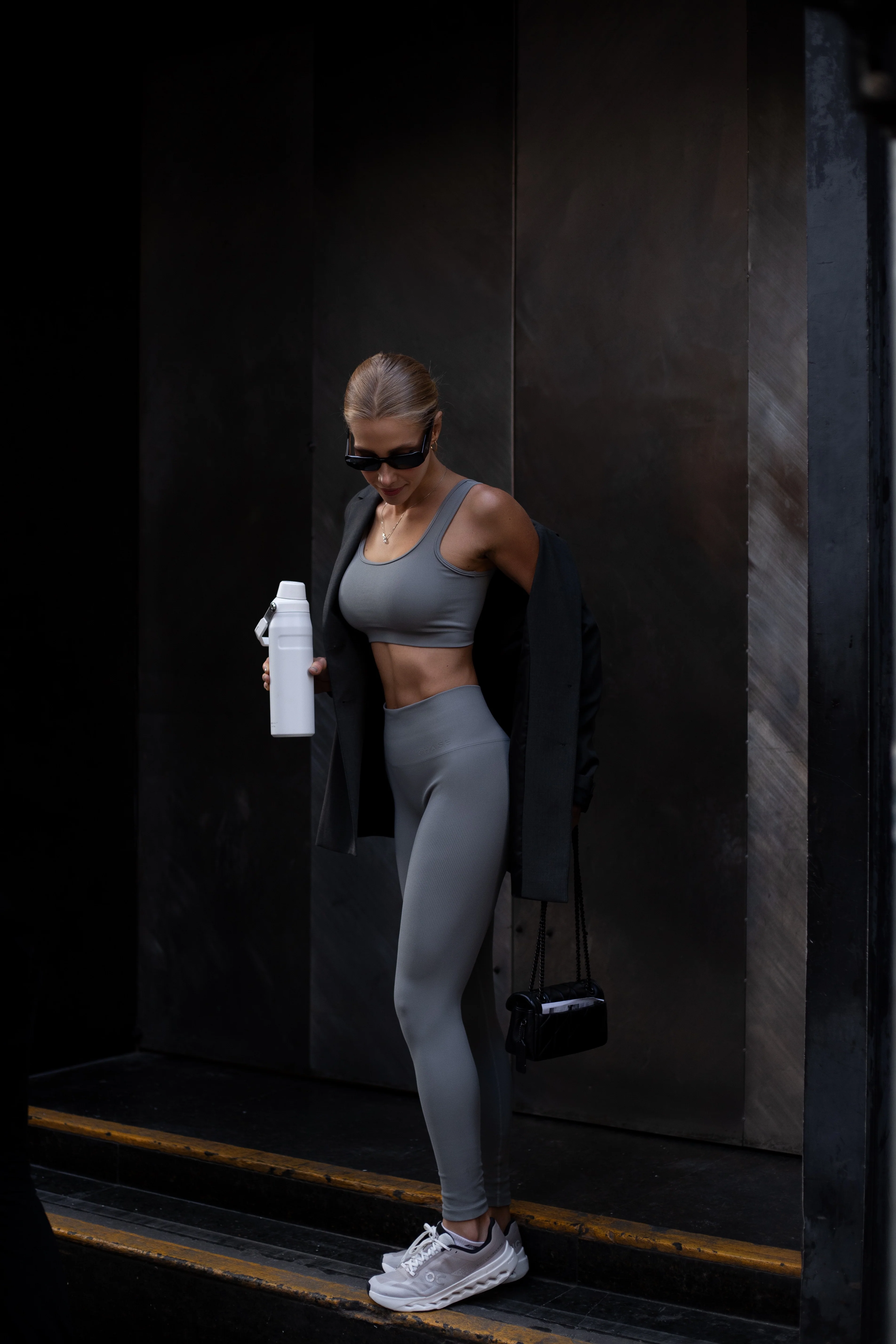 Legging Outsider Seamless Dark Grey - Image 5