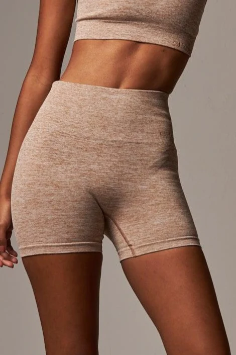 Short Print Seamless Cinnamon Caramel