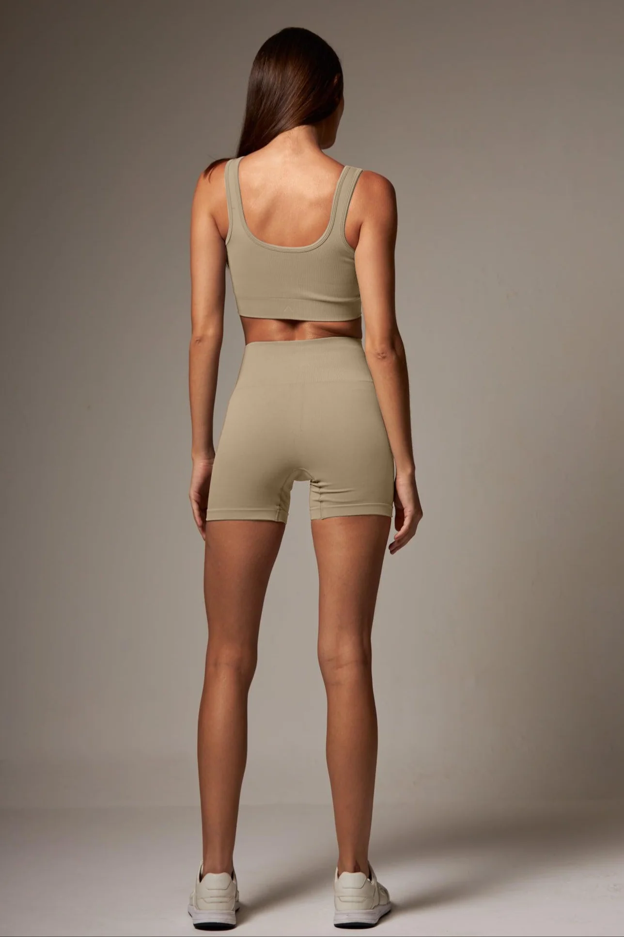 Short Outsider Seamless Nude Wheat - Image 3