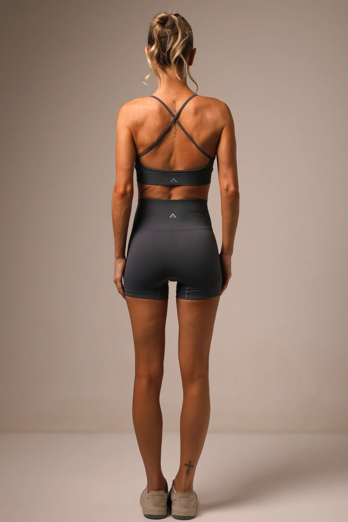 Short Pure Seamless Rhodium - Image 3