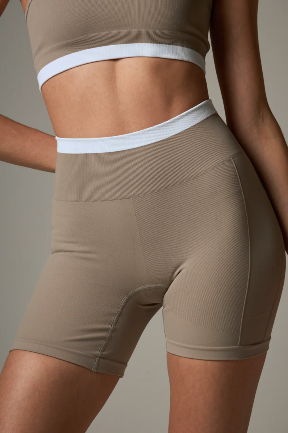 Short Stripe Seamless Grey - Image 2