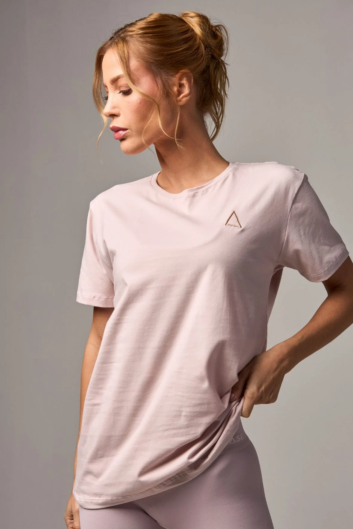 T-shirt Básica Essential Burnished Lilac - Image 4