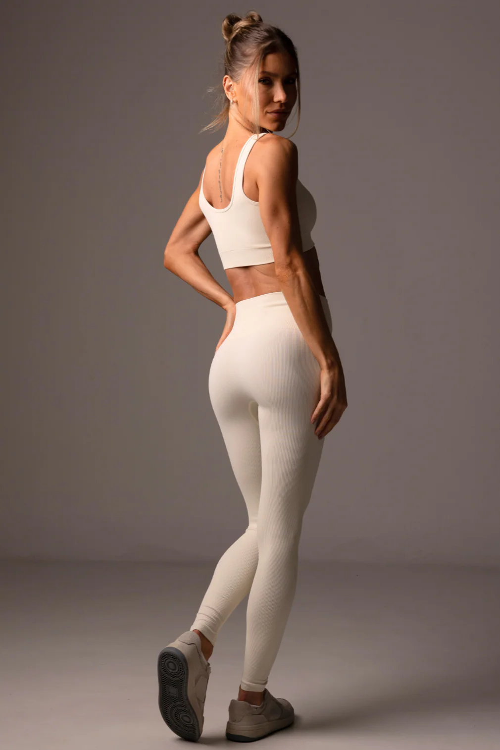 Top Outsider Seamless Butter - Image 3